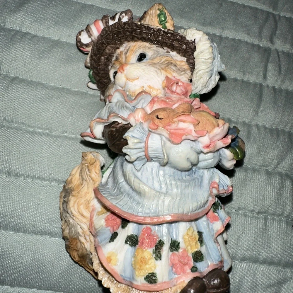 The‎ Thickets At Sweetbriar Precious Petals 350115 Cat Figurine